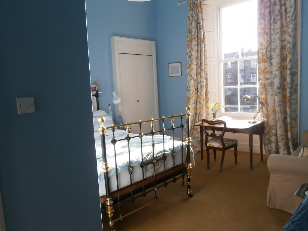 Winter Cherry Bed & Breakfast Edimburgo Habitación foto