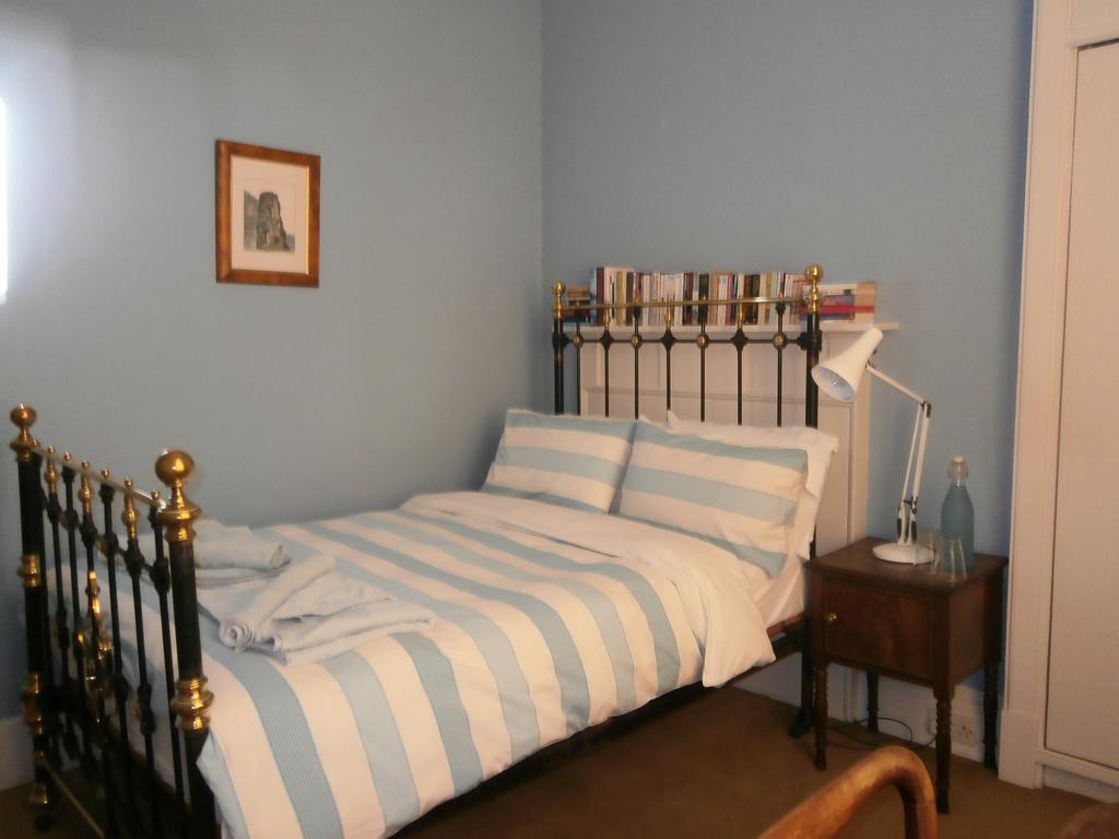 Winter Cherry Bed & Breakfast Edimburgo Habitación foto