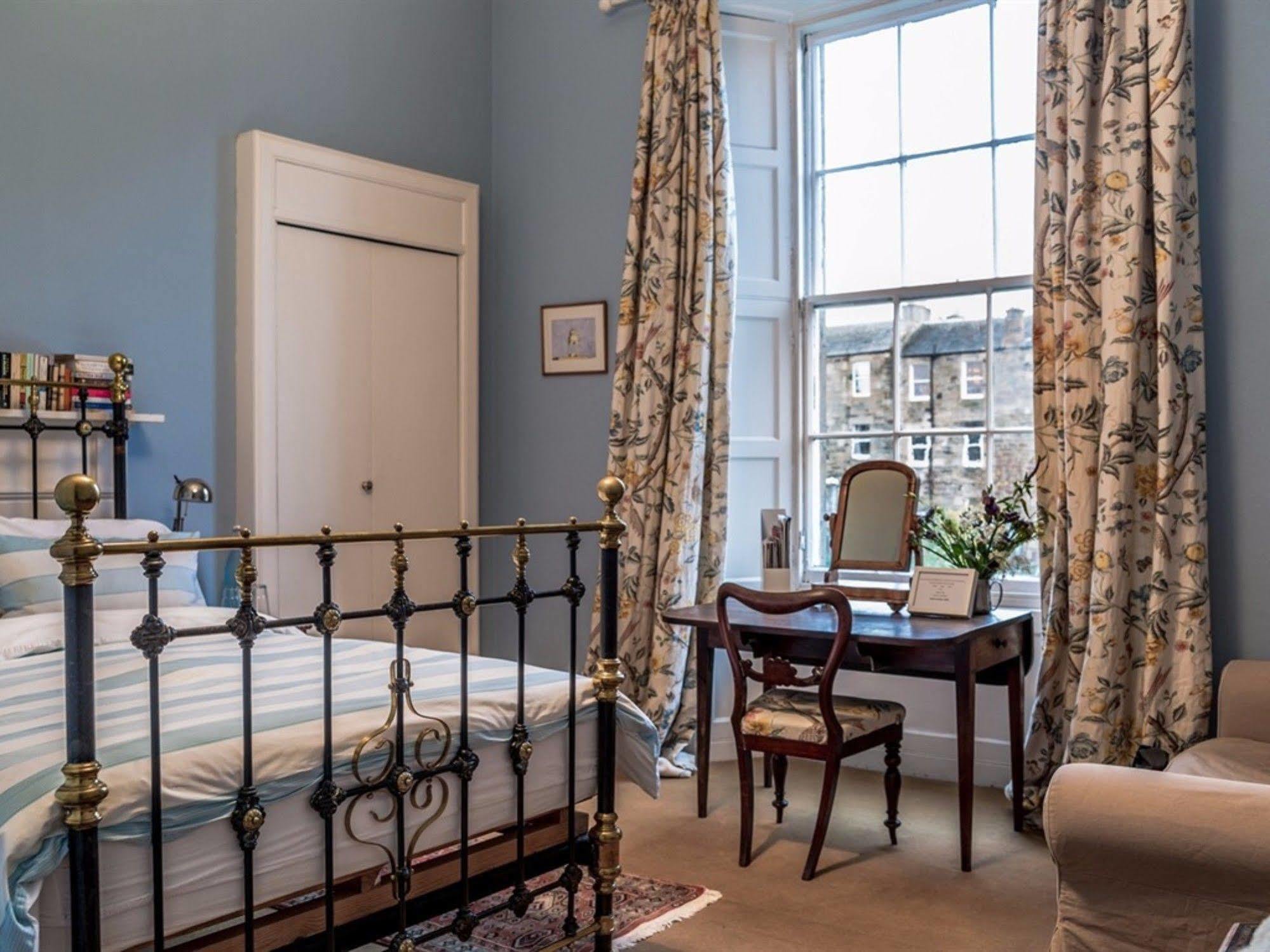 Winter Cherry Bed & Breakfast Edimburgo Exterior foto